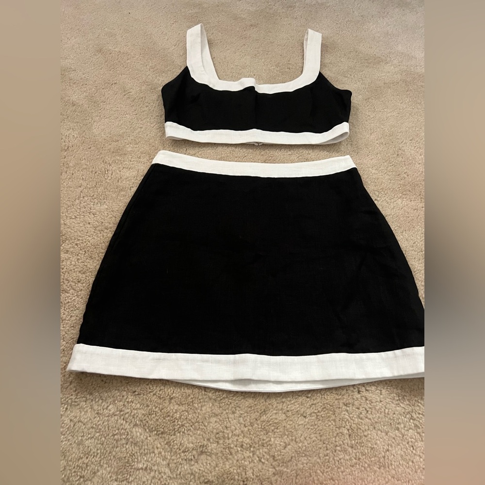 Reformation Monochrome Two-Piece Ensemble (Robbie Linen Two Piece)- worn once - Picture 3 of 13